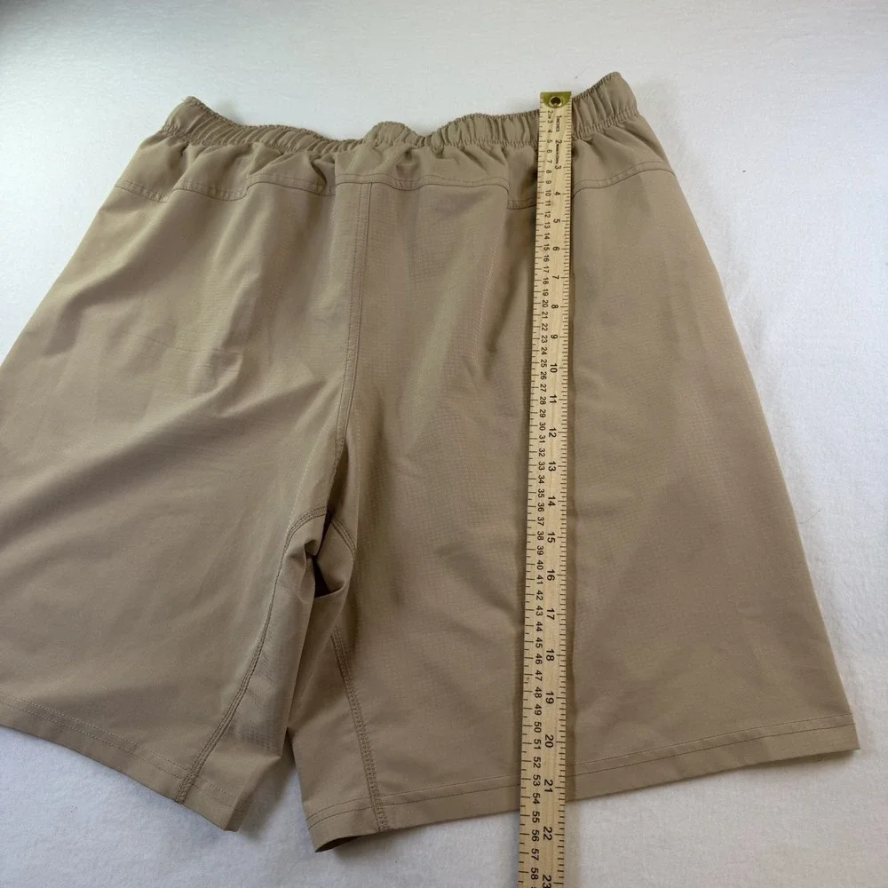 Champion‎ Men's Sport Shorts. Cool Fabric! Drawstring and elastic. Large Nice!